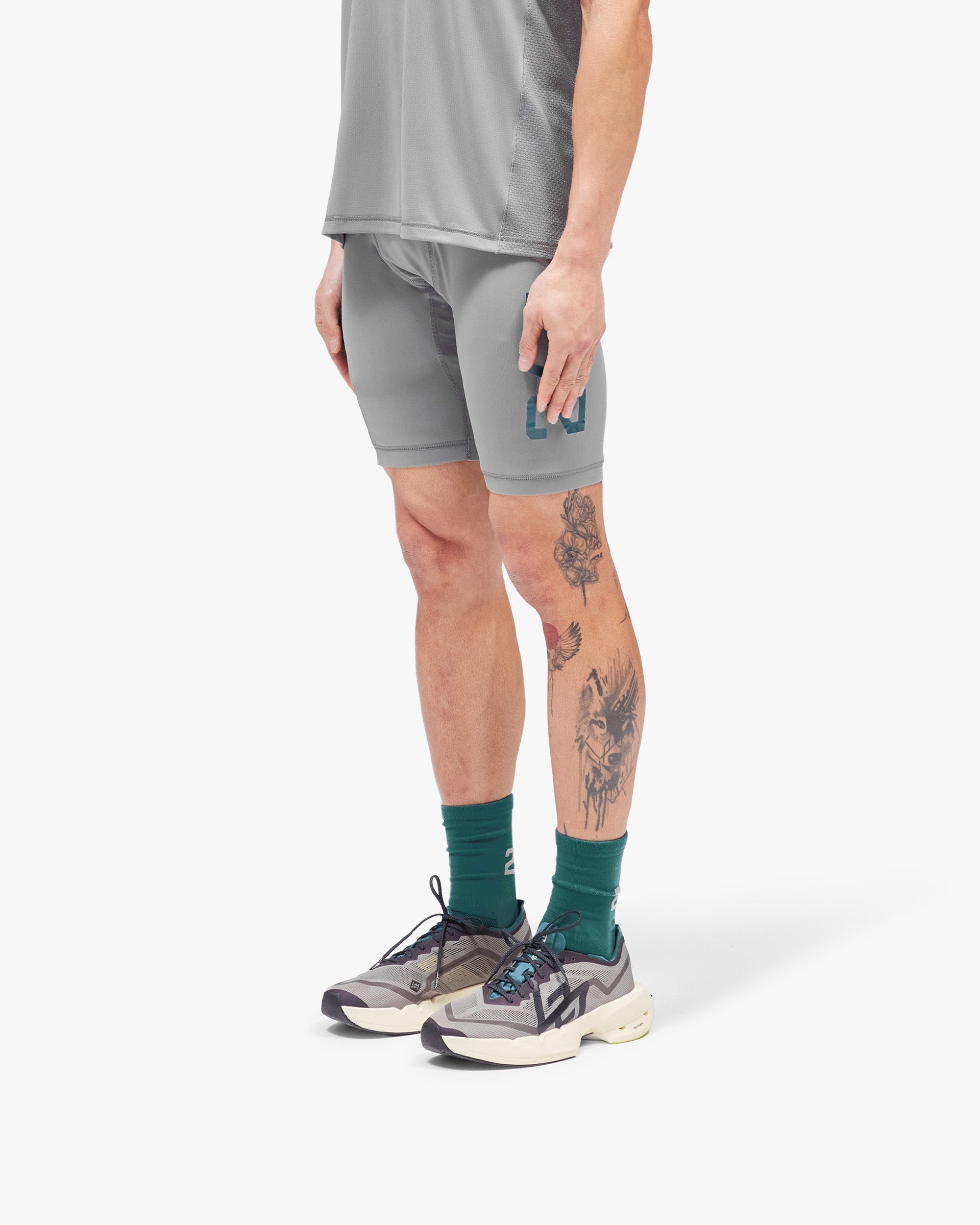 247_Cargo_Half_Tight_-_Graphite_Grey_04.jpg