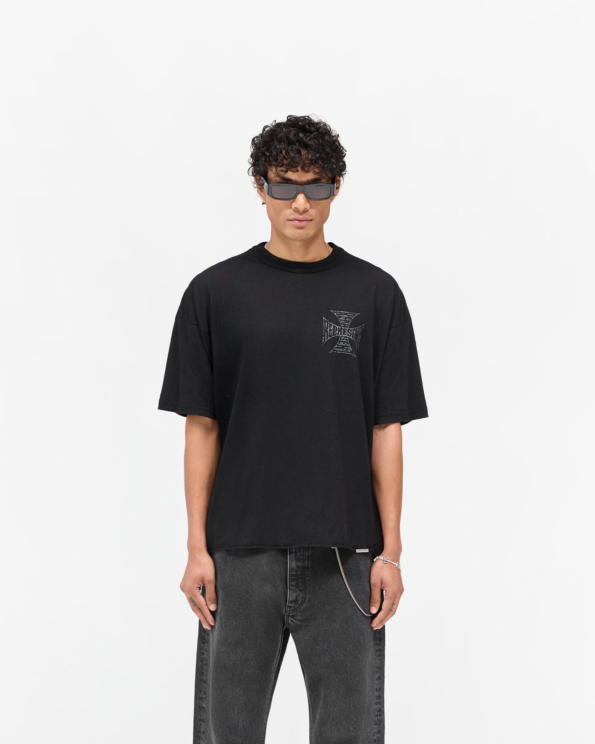 MH_T-Shirt_-_Jet_Black_03.jpg