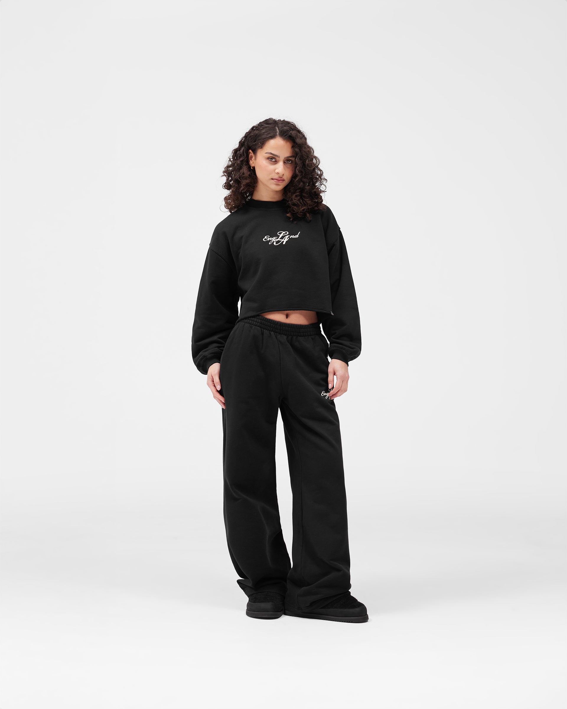 EngLAnd_Cropped_Sweatshirt_-_Jet_Black_02.jpg