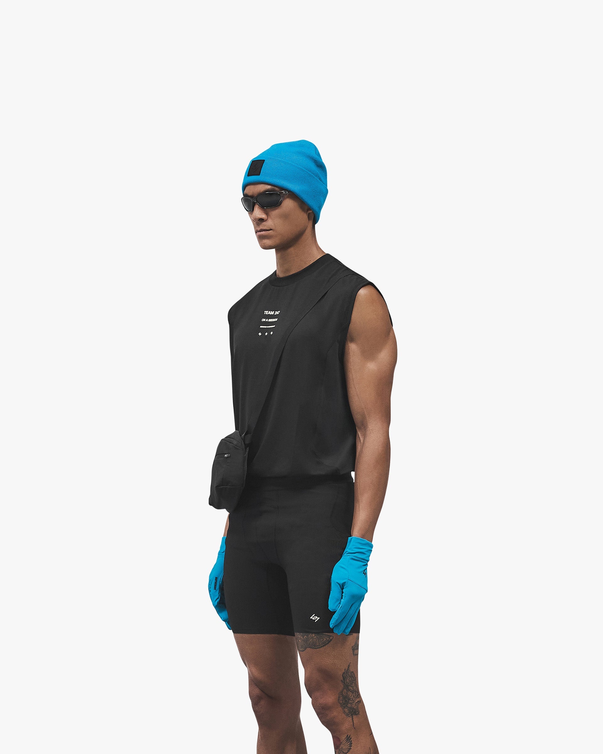 247_Uprising_Oversized_Tank_-_Black_04.jpg