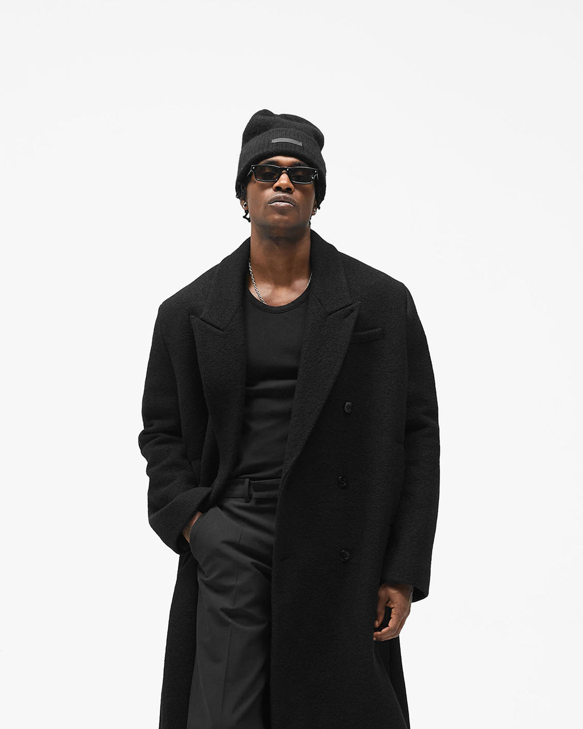 Bully Coat - Black - Cropped Model - Front