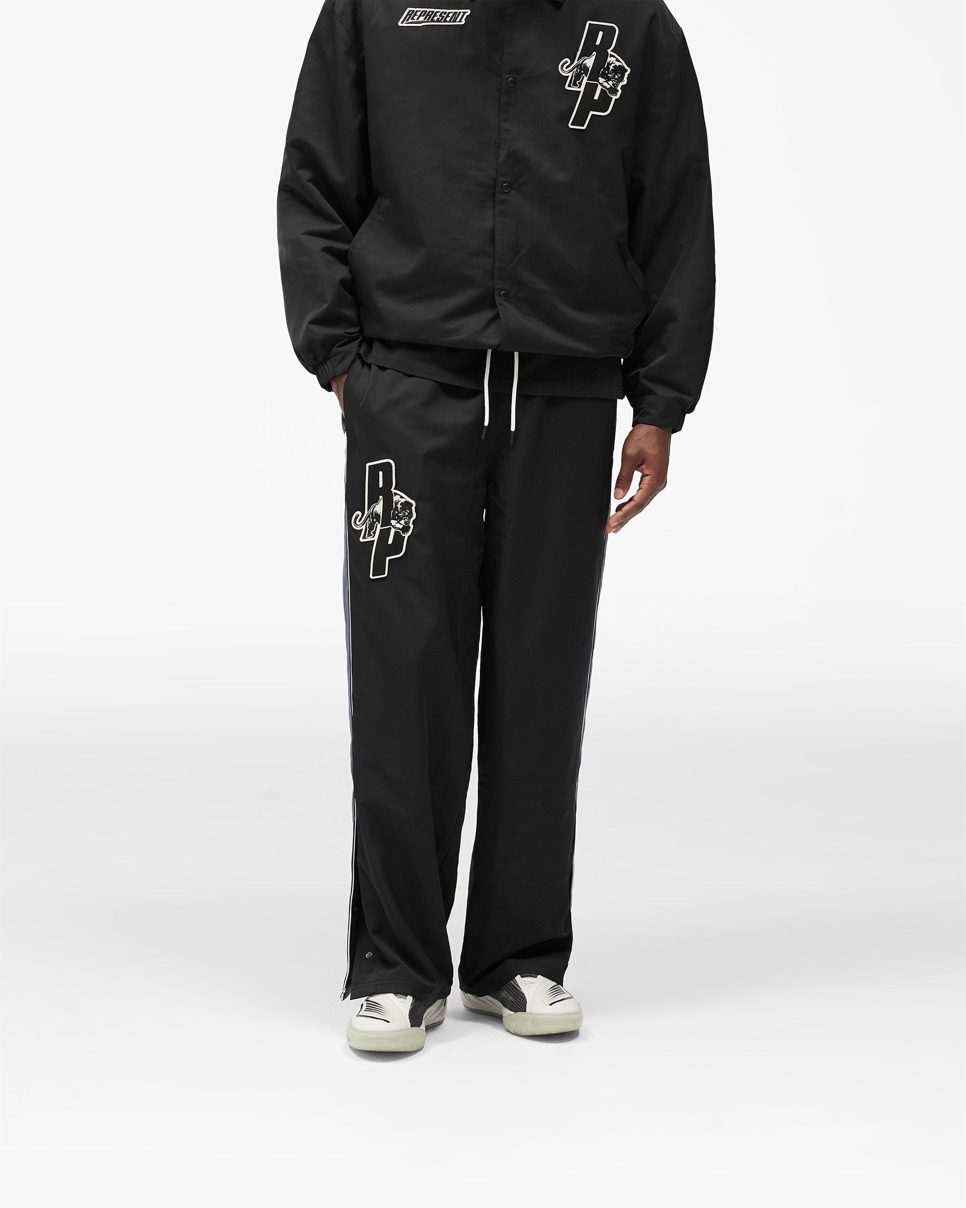 Represent_X_Puma_Sweatpant_-_Puma_Black_03.jpg