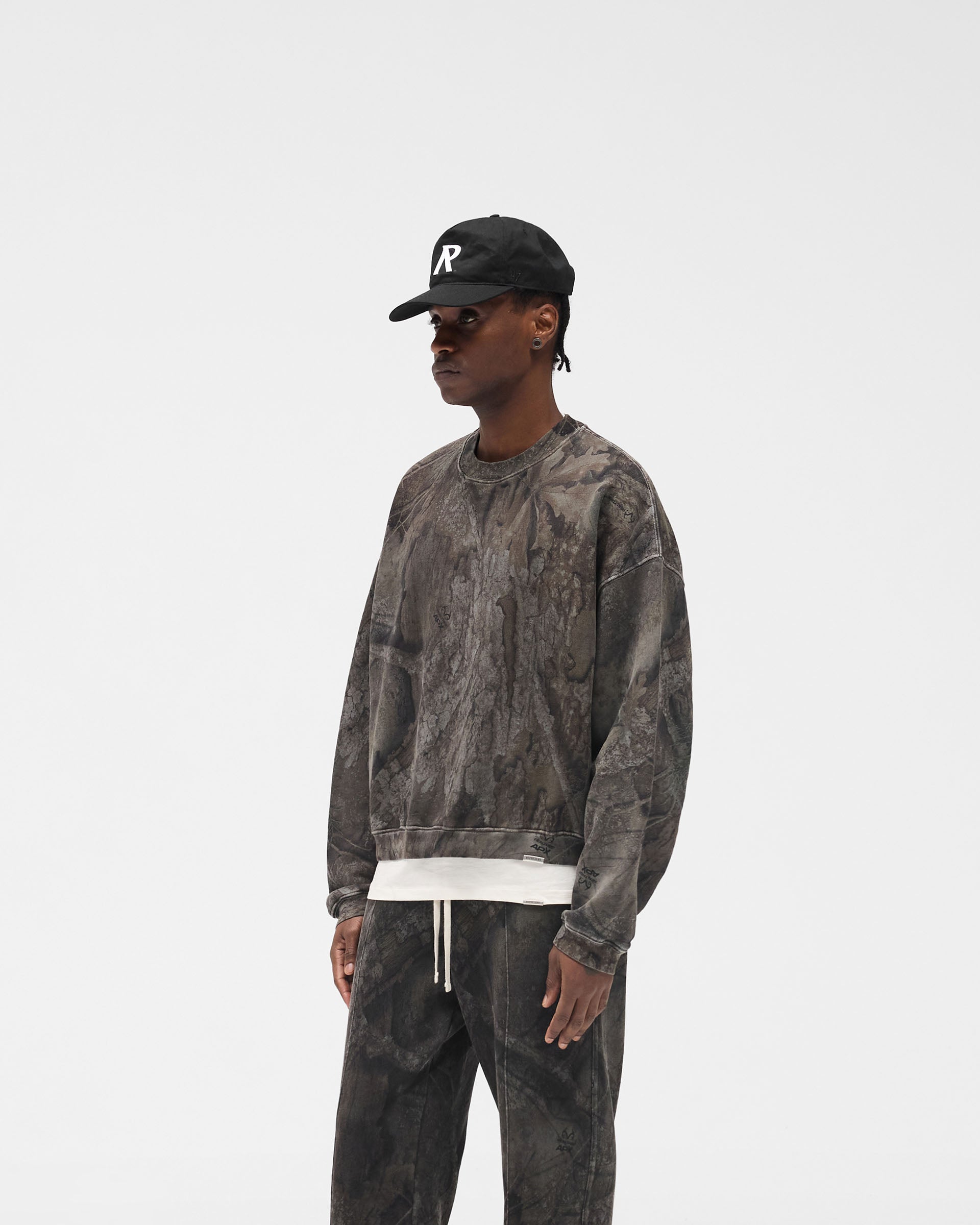 Initial_Overdye_Realtree__Boxy_Sweater_-_Overdyed_Black_02.jpg