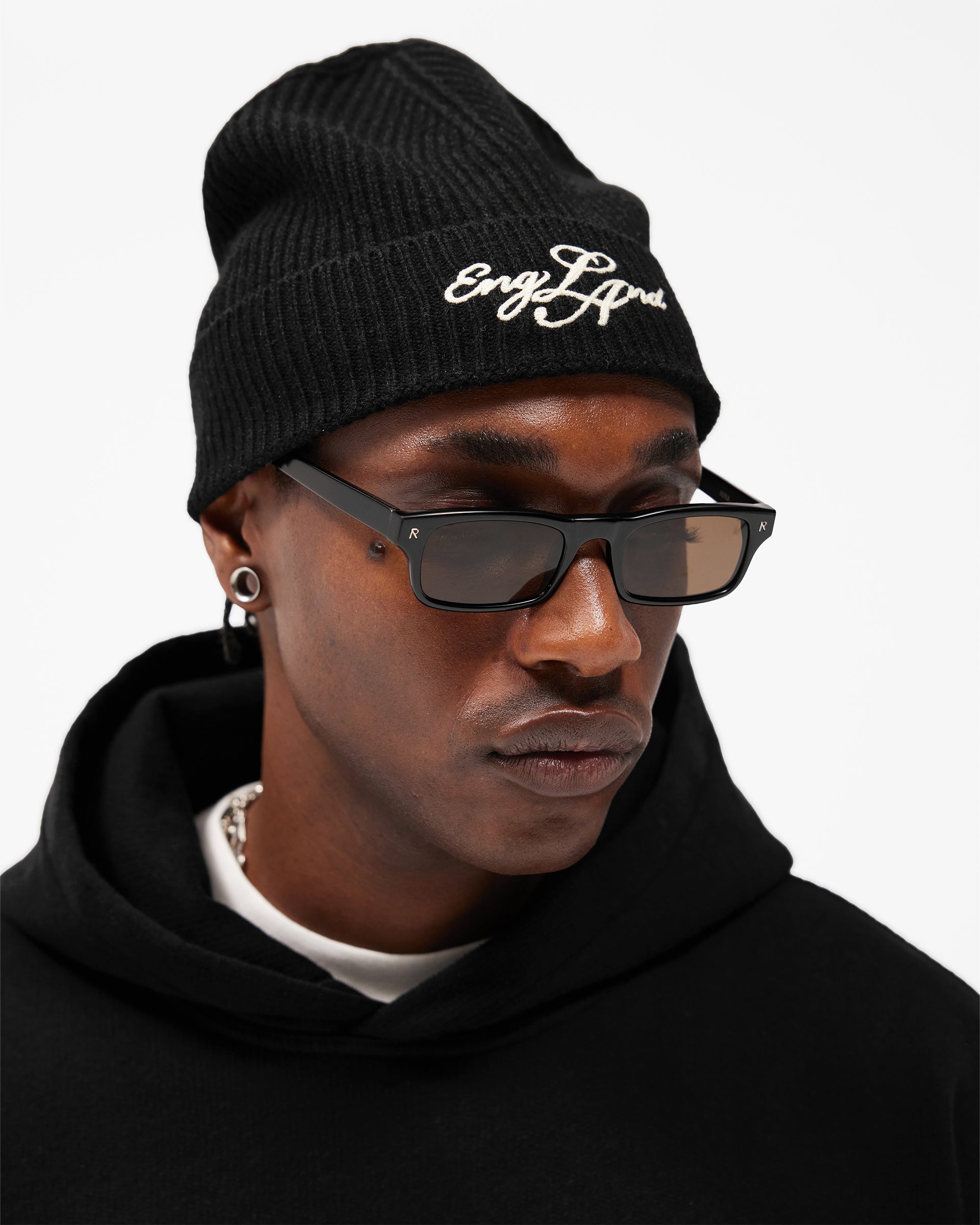 EngLAnd_Beanie_-_Jet_Black_02.jpg