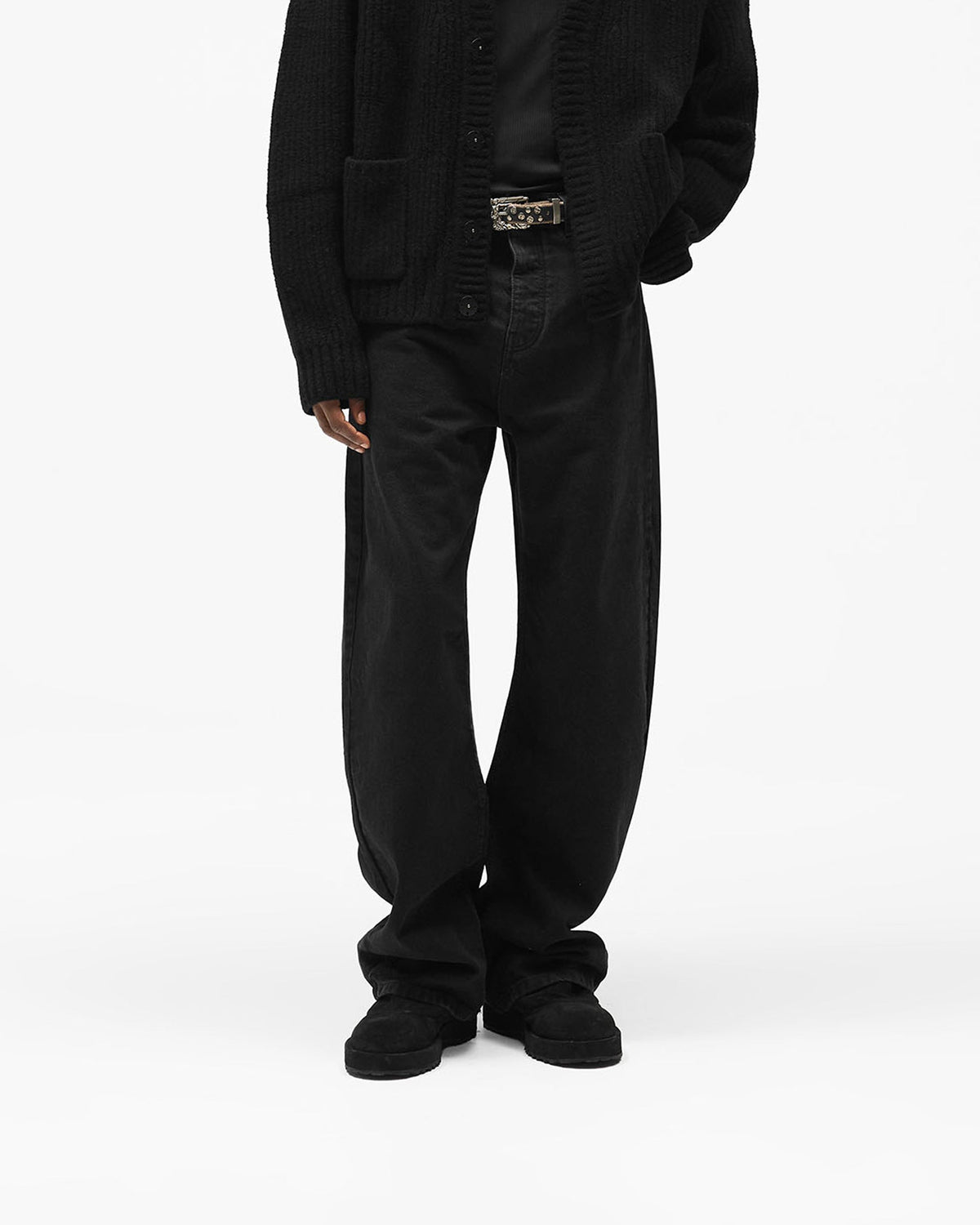 R5 Curve Jean - Jet Black - Cropped Model - Front