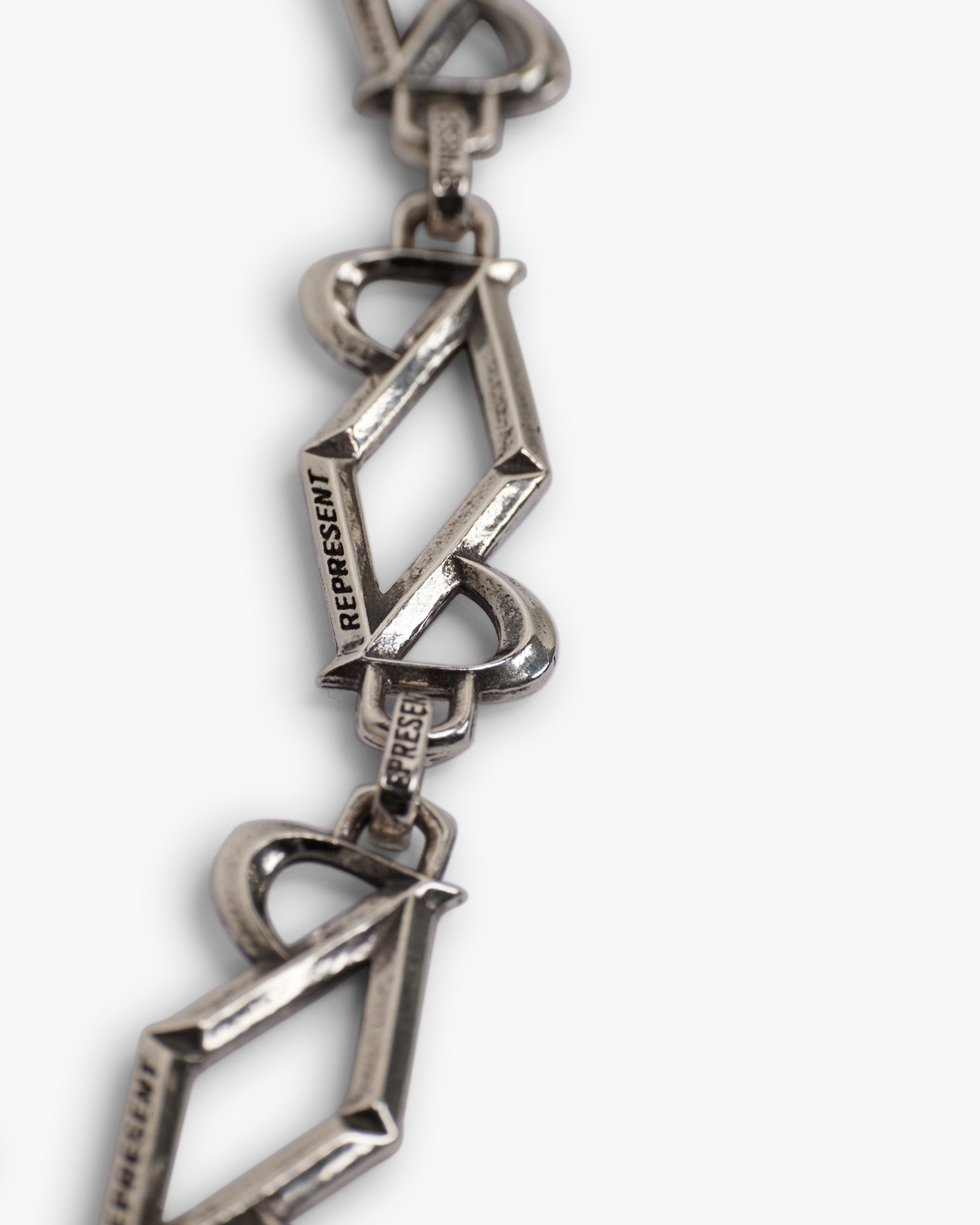 Intial_Chain_Bracelet_-_Silver_02.jpg