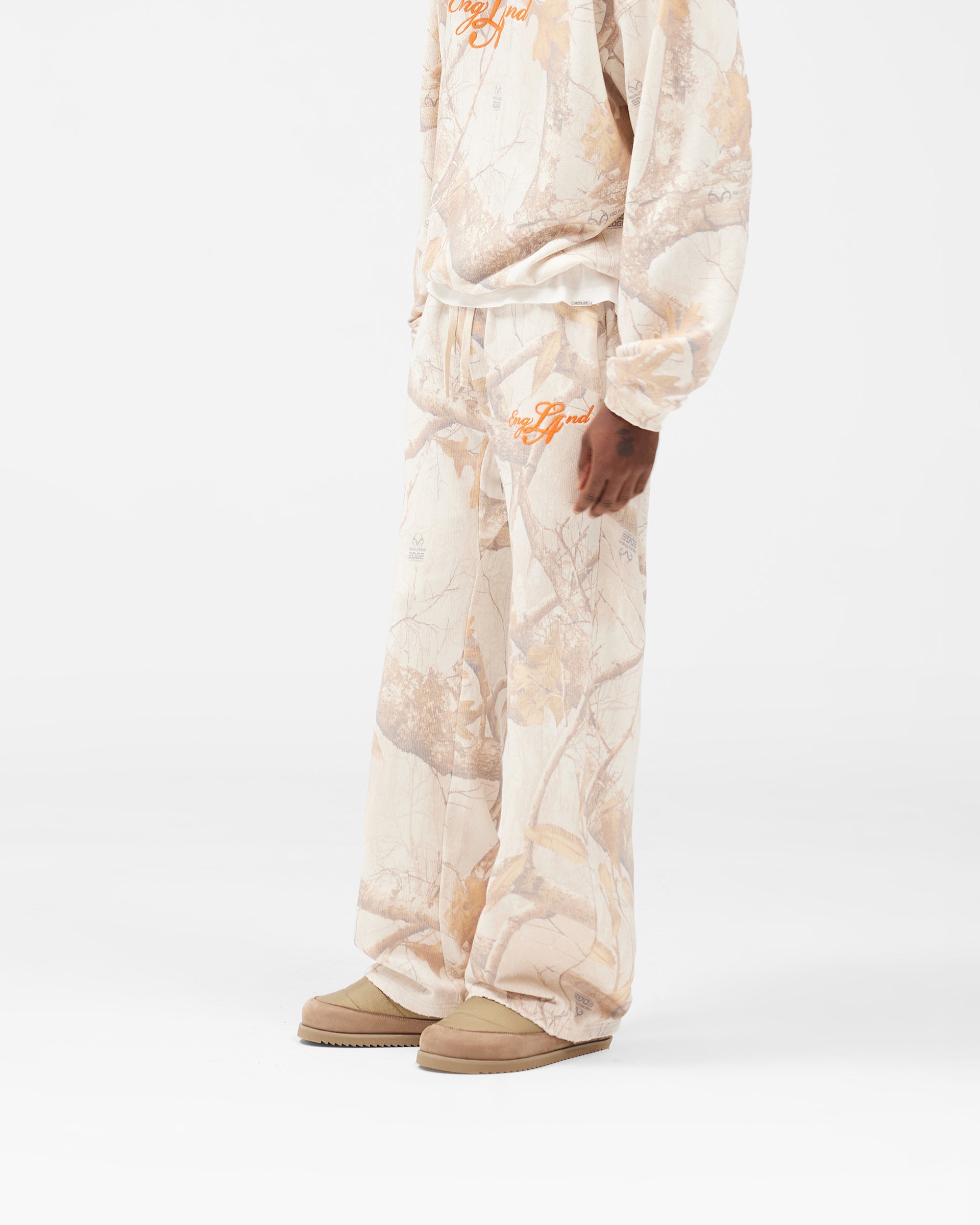 EngLAnd_Sweatpant_-_Washed_White_Realtree__02.jpg
